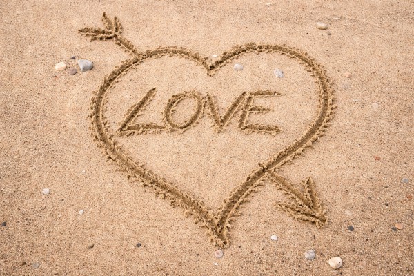 Mīlestība un sirds smiltīs - Romantiskas kartiņa 18