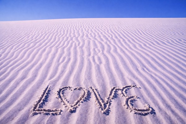 MÄ«lestÄ«ba smiltÄ«s